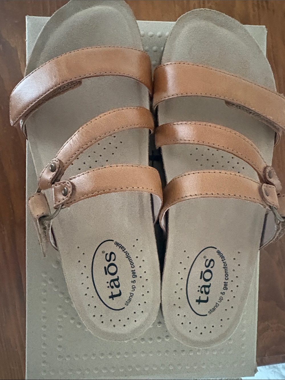 Taos Footwear Women's Cognac Triple-Strap Leather Sandals NEW with tags